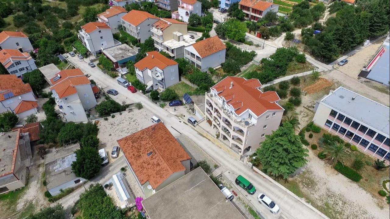 Apartments Grozdana Gradac  Buitenkant foto